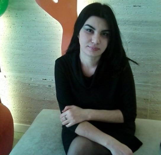 "İkimiz də pencək havasında doğulmuşuq..." - <b style="color:red">Xuraman Hüseynzadənin şeirləri</b>