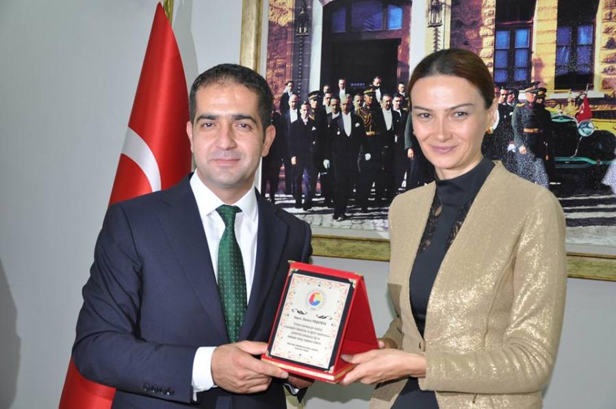 Qənirə Paşayeva mükafatlandırıldı- <b style="color:red">Foto</b>