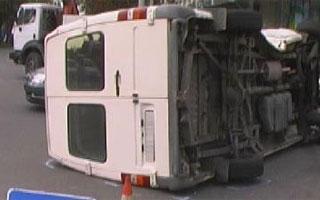 Ucarda mikroavtobus aşıb<b style="color:red"></b>