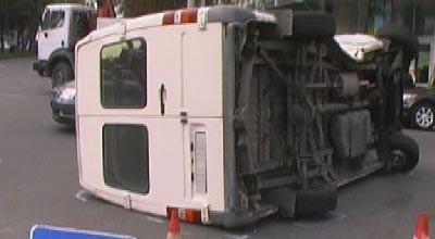 İçi sərnişinlə dolu mikroavtobus qəzaya düşdü<b style="color:red"></b>