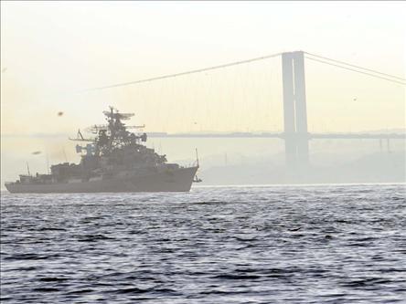 Suriyanın döyüş gəmisi İstanbul boğazından keçib<b style="color:red"></b>