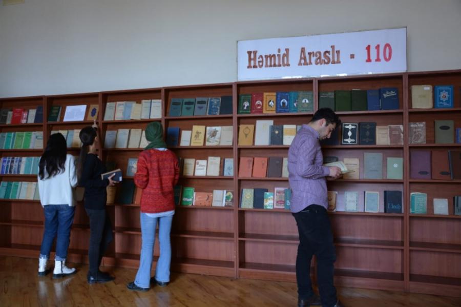 Milli Kitabxanada yeni sərgilər açılıb<b style="color:red"></b>