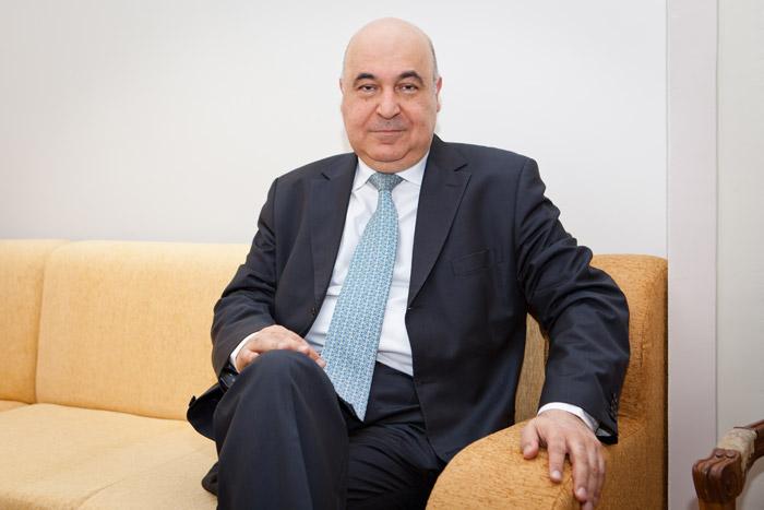 Yazıçı Çingiz Abdullayev hərbi məktəb müdavimləri ilə görüşüb<b style="color:red"></b>