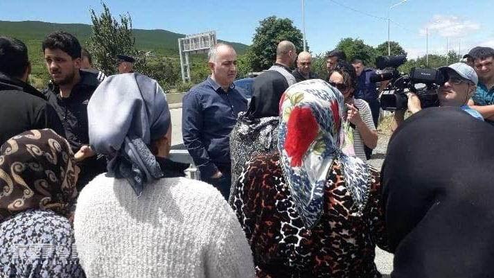 Gürcüstanda azərbaycanlıların yaşadığı kəndin yolu bağlanıb, sakinlər aksiya keçiriblər<b style="color:red"></b>