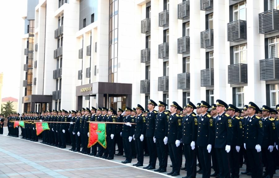 2 iyul Azərbaycanda Polis Günüdür<b style="color:red"></b>