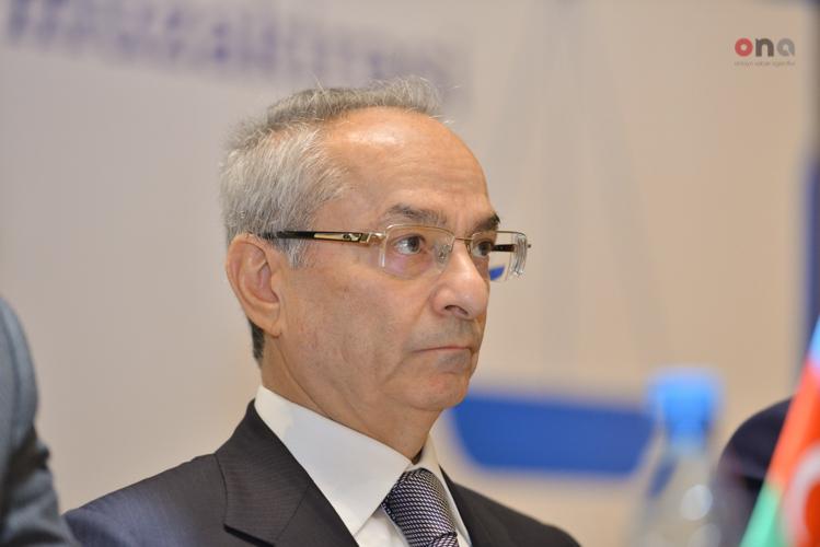 Azər Cəfərov: “Hakimlərin əmək haqlarının artırılması ilə bağlı addımlar atılır”<b style="color:red"></b>