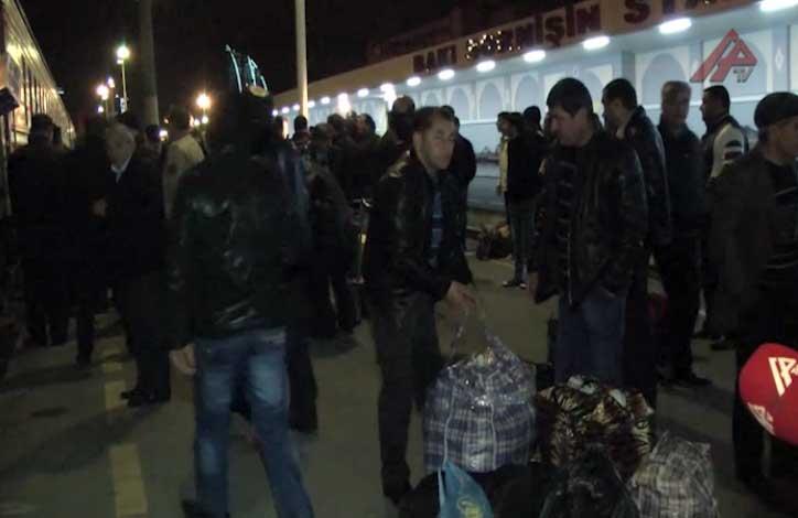 Rusiyadakı həmyerlilərimiz kütləvi şəkildə ölkəyə qayıdır- <b style="color:red">Video</b>