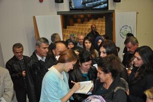 Boluda  millət vəkili Qənirə  Paşayevanın kitabları təqdim olunub- <b style="color:red">Fotolar</b>