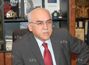 İsa Qəmbər Rüstəm İbrahimbəyovun Milli Şura sədrliyindən getməsini istəyir<b style="color:red"></b>