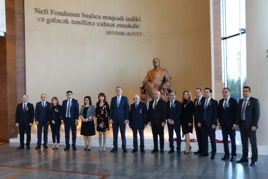 Neft Fondunun əməkdaşlarına orden və medallar təqdim olunub<b style="color:red"></b>
