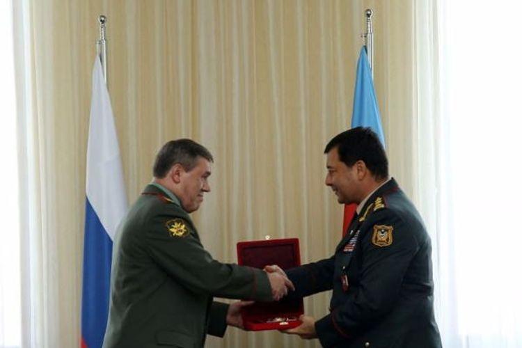 Nəcməddin Sadıkov Rusiya Silahlı Qüvvələri Baş Qərargah rəisi ilə görüşüb<b style="color:red"></b>