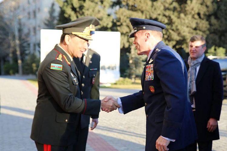 Nəcməddin Sadıkov NATO-nun Avropadakı Ali komandanı ilə görüşüb<b style="color:red"></b>