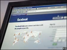 ““Facebook” istifadəçisi olan Azərbaycan vətəndaşlarının sayı 1 milyon 250 mini ötüb”<b style="color:red"></b>