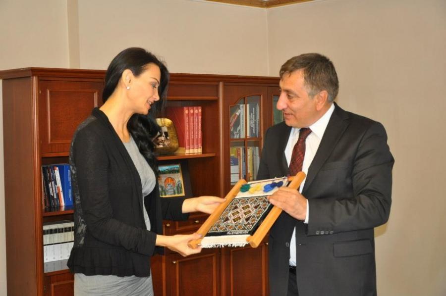 Qənirə Paşayeva Karabük valisiylə görüşüb<b style="color:red"> (FOTO)</b>