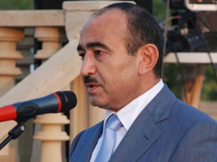Əli Həsənov: “Hər bir azərbaycanlı ermənilərlə qonşuluğun məsuliyyətini unutmamalıdır”<b style="color:red"></b>