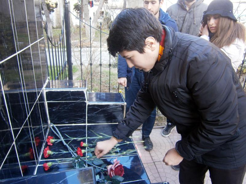 Şəhidlər “Hər ay bir gün” aksiyası ilə anıldı <b style="color:red">(Fotolar)</b>