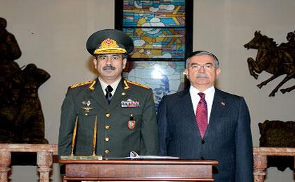 Zakir Həsənovun Türkiyə müdafiə naziri ilə görüşüb<b style="color:red"></b>