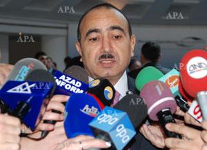 Əli Həsənov: “Azərbaycan hakimiyyəti Anar Məmmədlinin həbsi ilə bağlı bəyanatları öyrənir"<b style="color:red"></b>