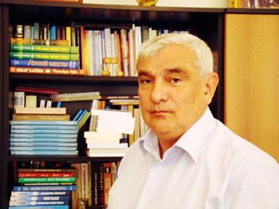 "Nar çiçəkləri"- <b style="color:red">yeni kitab</b>