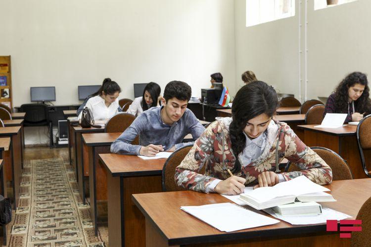 Oğlan və qızların ən çox seçdikləri ixtisas qrupları <b style="color:red"></b>