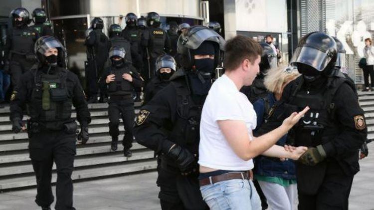 DİN: "Minskdə 250 nəfər aksiya iştirakçısı saxlanılıb"<b style="color:red"></b>