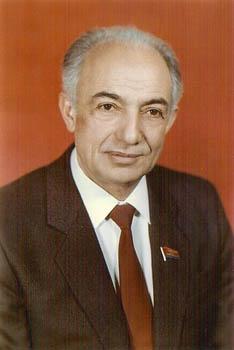 Böyük ziyalı, işıqlı insan<b style="color:red"></b>