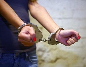 Bakıda itkin düşmüş qadın cinayət törətdi<b style="color:red"></b>