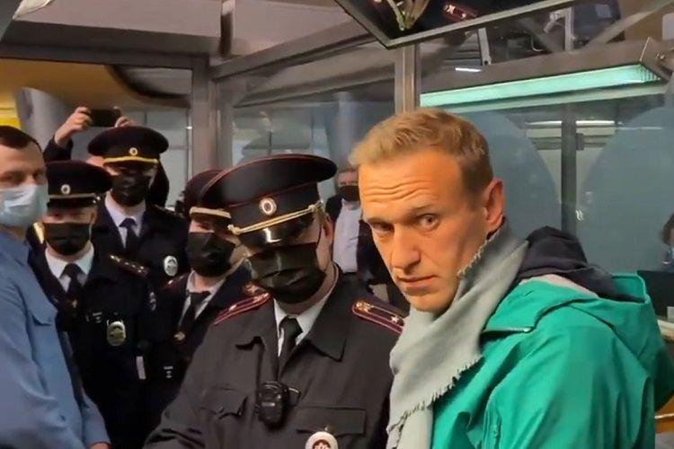 Aleksey Navalnı Moskvaya qayıdan kimi saxlanıldı<b style="color:red"></b>