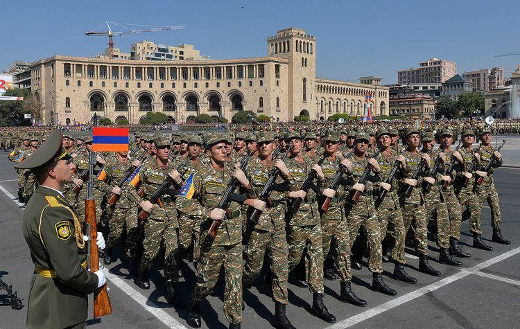 Ermənistan ordusunun polkovniki rüşvətə görə tutulub<b style="color:red"></b>