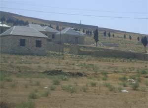 Bakının bəzi rayonlarında torpağın qiyməti düşüb<b style="color:red"></b>