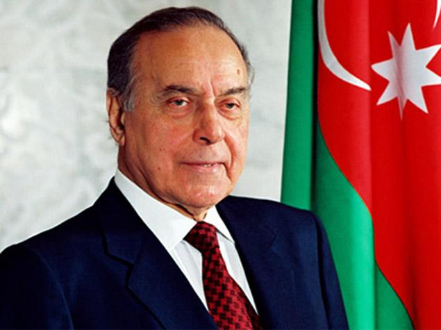 Azərbaycan xalqı Ümummilli Lider Heydər Əliyevin 91 yaşını qeyd edir<b style="color:red"></b>