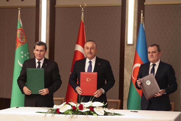 Türkiyə, Azərbaycan və Türkmənistan XİN başçıları birgə bəyanat qəbul edib
