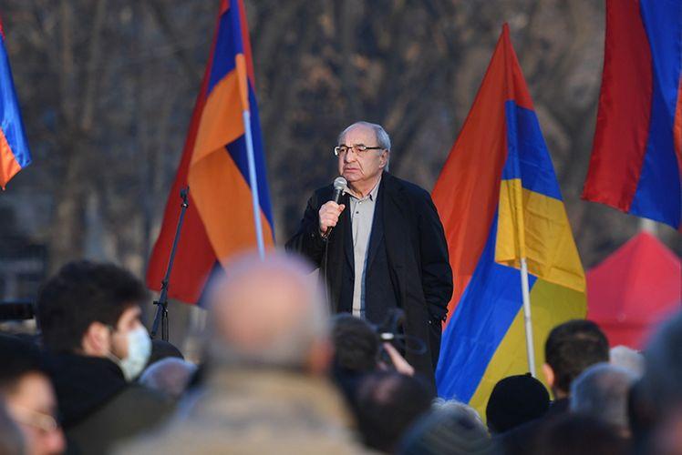 Ermənistanın müxalifət lideri Vazgen Manukyana qarşı cinayət işi açıldı