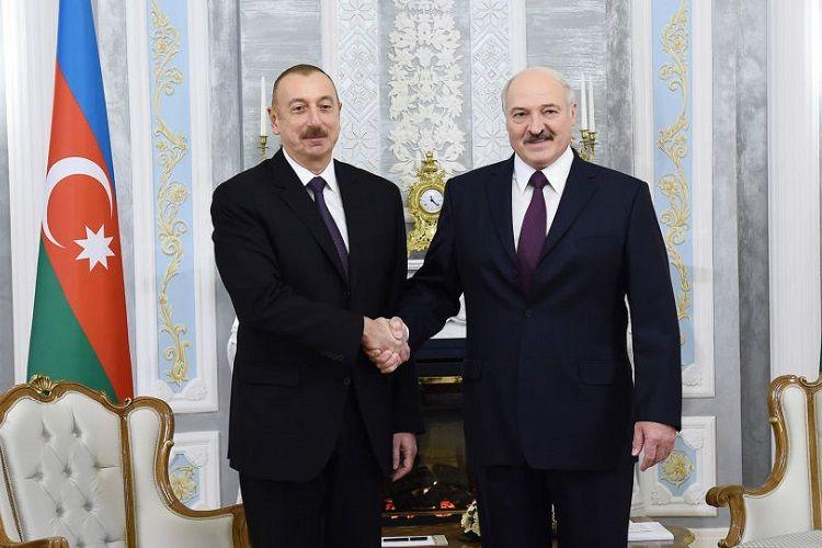 İlham Əliyev ilə Aleksandr Lukaşenko arasında qeyri-rəsmi görüş olub
