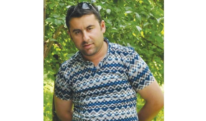 "Gözündən axdığı yaş ilə pak olur aşiq..." - Vəlixan Abdullayevin qəzəlləri