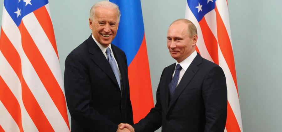 Co Bayden ilə Vladimir Putin telefonla danışıblar