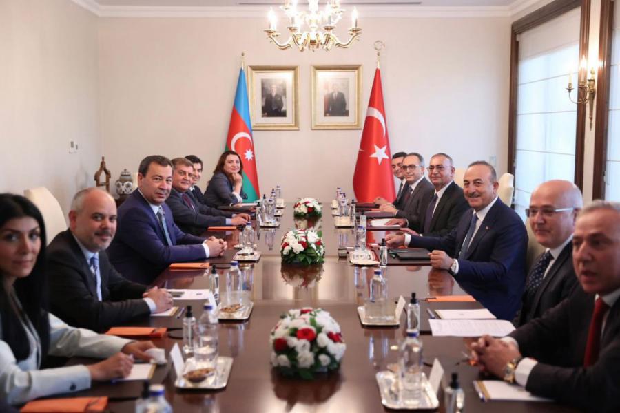 Türkiyənin XİN başçısı Səməd Seyidovu qəbul edib