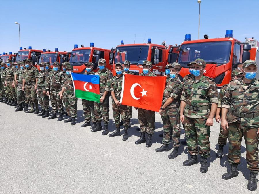 Türkiyədə yanğınların söndürülməsində fərqlənənlər təltif edildi <b style="color:red"></b>