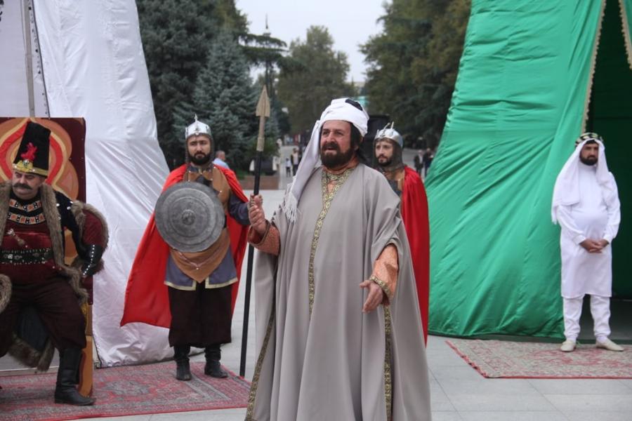 Gəncədə Nizaminin 880 illiyinə həsr edilən ümumşəhər tədbiri keçirilib<b style="color:red"></b>