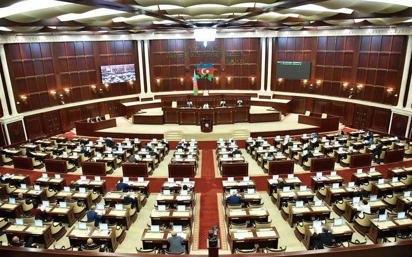 Milli Məclis “Media haqqında” yeni qanunu qəbul edib