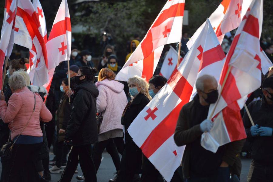 Gürcüstanda siyasi böhran dərinləşdi