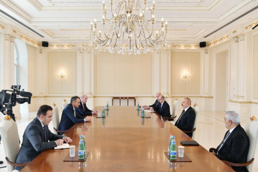 Prezident İlham Əliyev BP qrupunun baş icraçı direktorunu qəbul edib