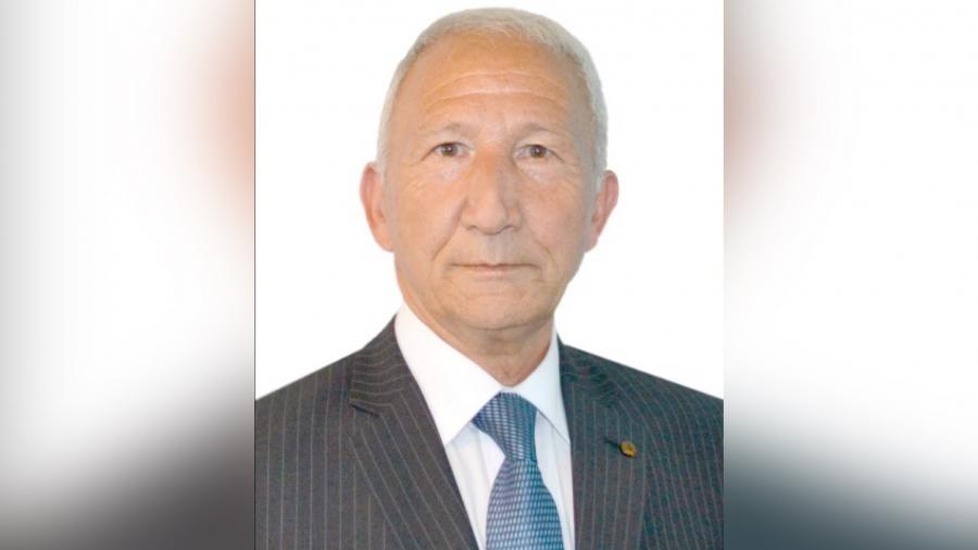 "Fərqi yox, hamını daşlayır dünya..." - Zakir Bayramlının şeirləri