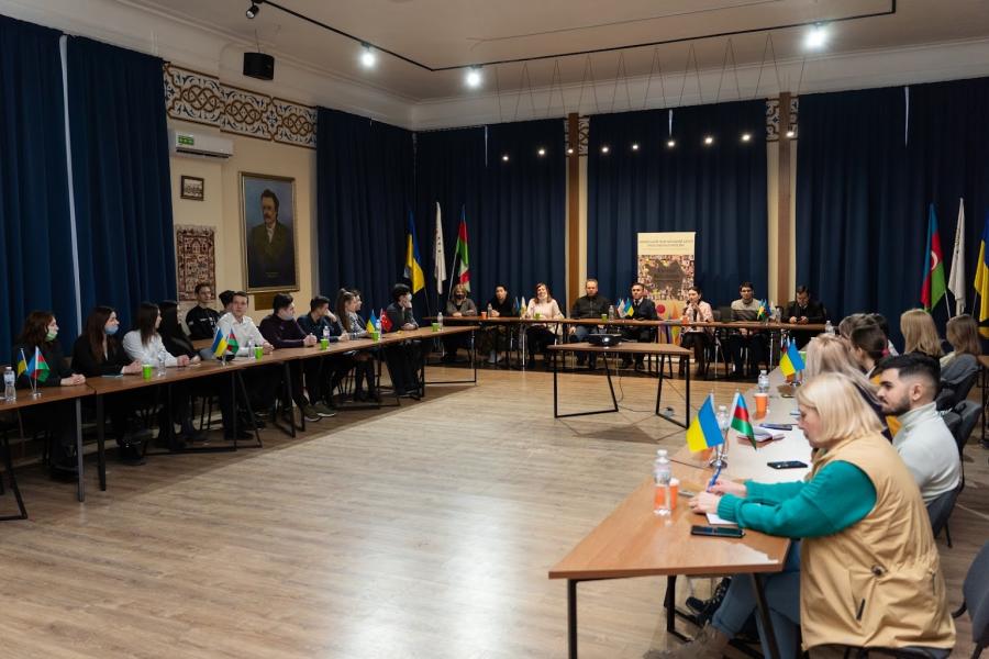 Ukrayna universitetində Azərbaycan multikulturalizmi müzakirə edilib  