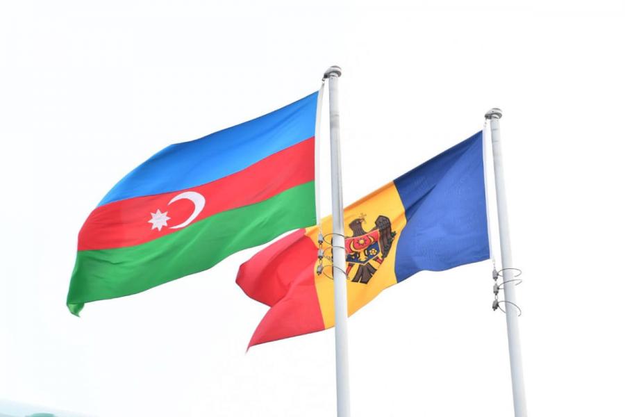 Moldova parlamentinin sədri Fəxri və Şəhidlər xiyabanlarını ziyarət edib