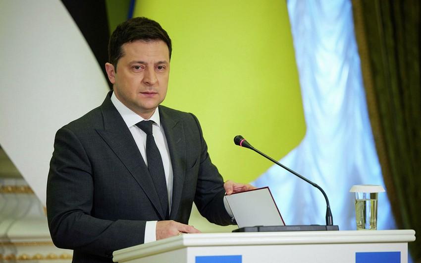 “Biz yalnız döyüşürük, Qərb ölkələri uzaqdan izləyir” - Volodimir Zelenski