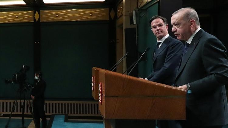 "Rusiya - Ukrayna böhranına son qoymaq üçün sıx diplomatik danışıqlar aparırıq"