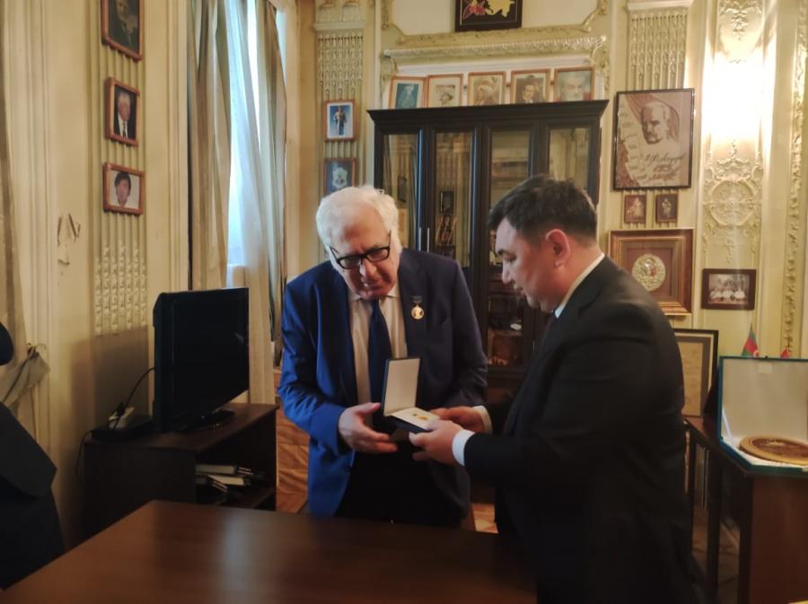 Anar Əlişir Nəvai medalı ilə təltif olunub
