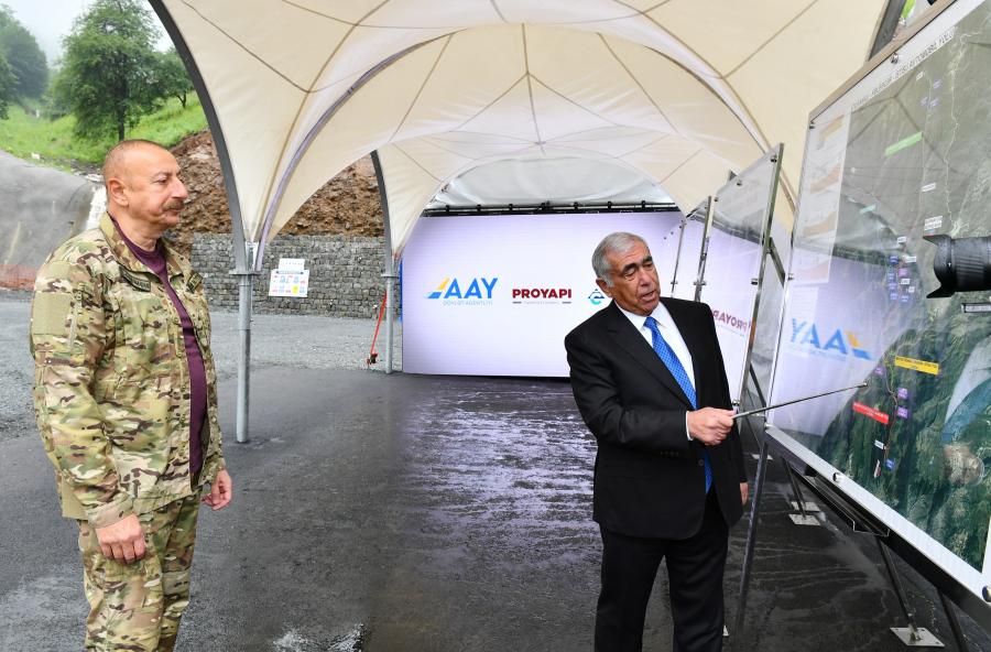 Prezident İlham Əliyev Göygöl rayonunda inşa edilən iki tunelin tikintisi ilə tanış olub - Yenilənib
