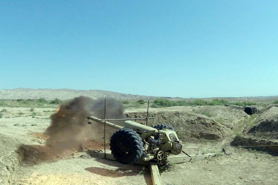 Artilleriya bölmələrində döyüş atışlı təlim keçirilir - Video